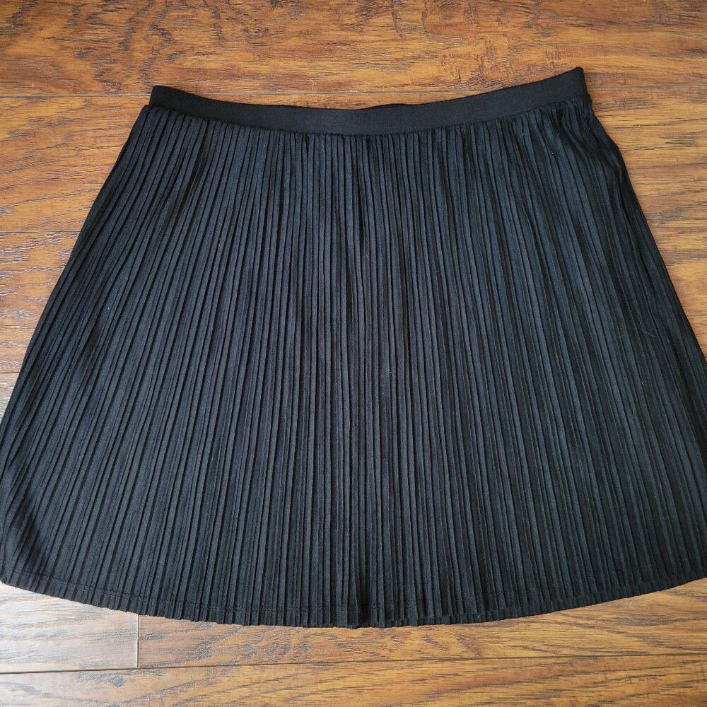 XHILARATION Black Micro-Pleated Flowy Skirt sz L EUC Spring Summer Beach